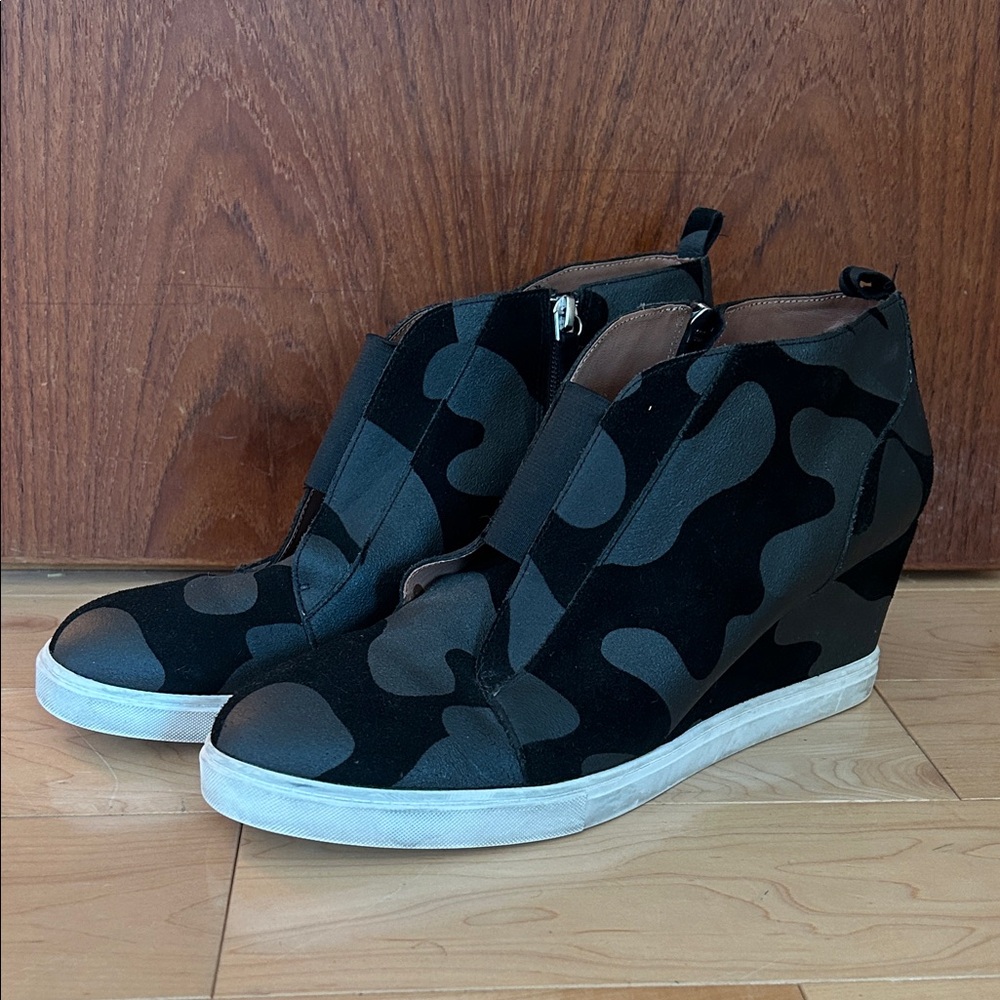 Lines Paulo camo suede wedge sneakers size 12